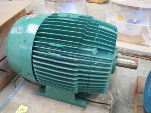MOTOR, ELECTRIC TYPE, 70 HORSEPOWER, 460VAC, 3 PHASE, 60HZ ELEC RATING, 707 RPM, D504 FRAME, 102 AMPS. ORIGINAL MOTOR FOR MAIN AND STANDBY HYDROGENSEAL OIL PUMPS. ENGLISH ELECTRIC DRAWING NUMBER C6151149970043(D504) (W-44) LOADING & HANDLING FEE $15-